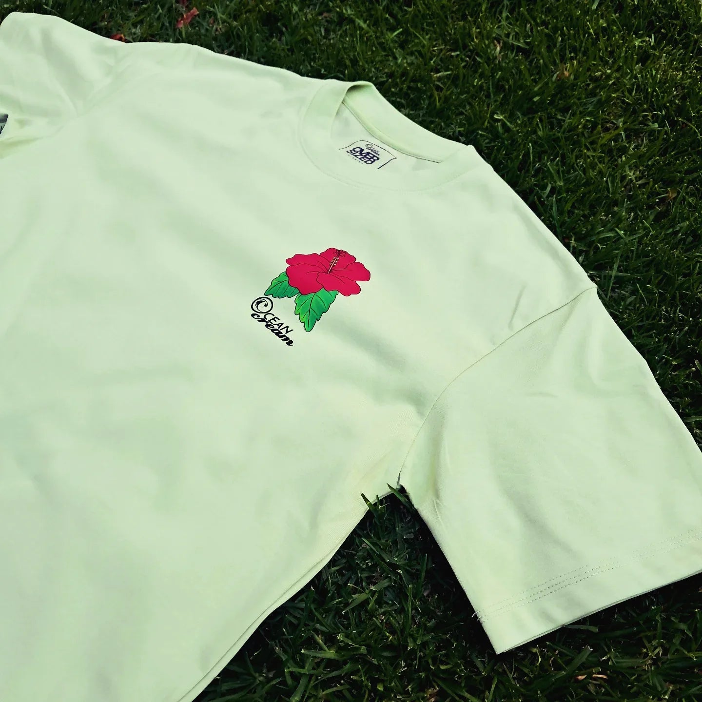 The Hibiscus  II Oversized