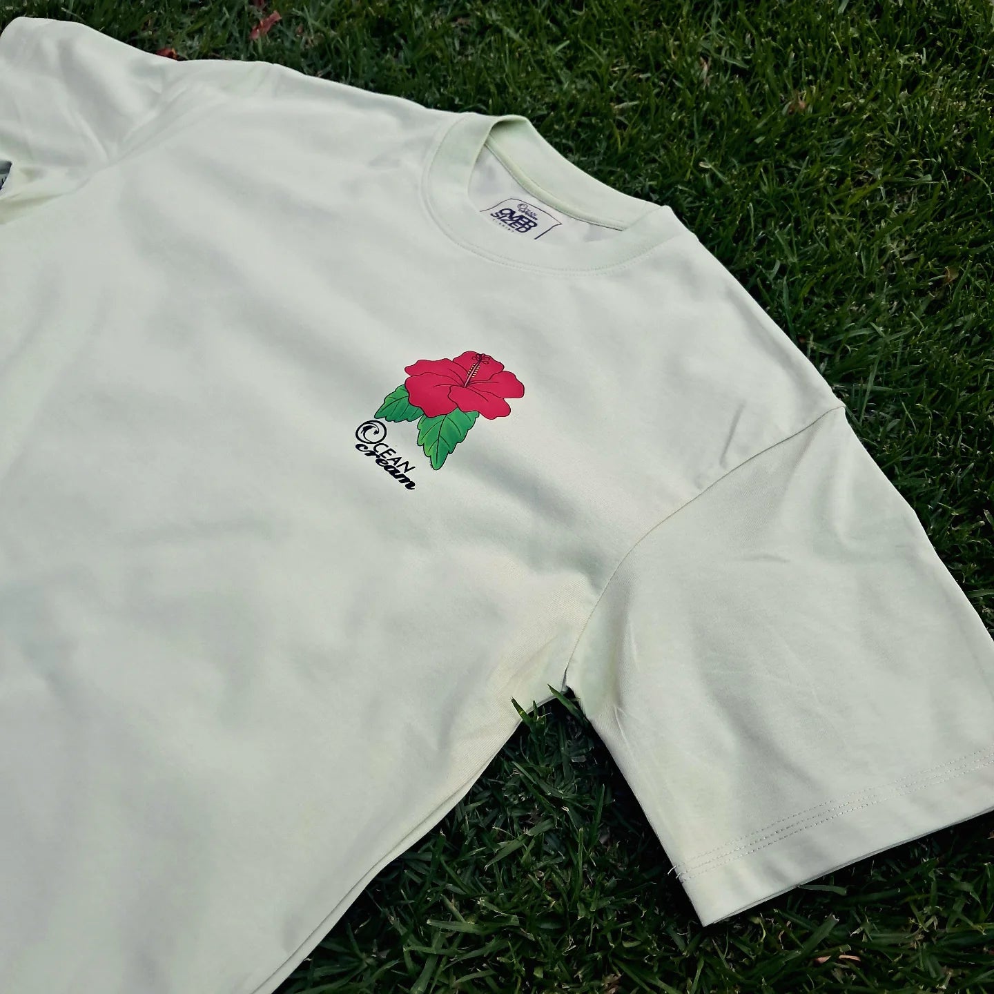 The Hibiscus  II Oversized